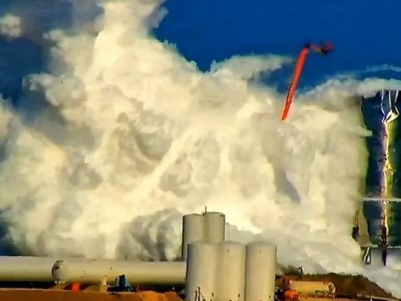 Ανατινάχτηκε το  διαστημόπλοιο της SpaceX του Έλον Μασκ (βίντεο)