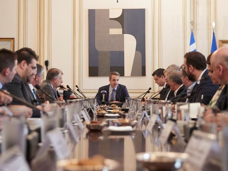 Μητσοτάκης προς περιφερειάρχες: 