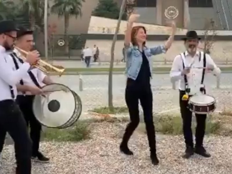 Διαζύγιο με κλαρίνα (βίντεο)