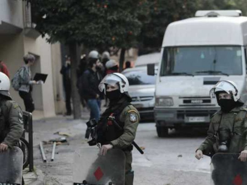 Ανακατάληψη της Ματρόζου από αναρχικούς. Η αστυνομία έκανε και πάλι επιχείρηση (βίντεο)