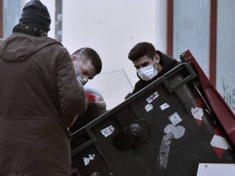 Πετράλωνα: «Τον σκότωσα γιατί χτυπούσε τη μητέρα μου»