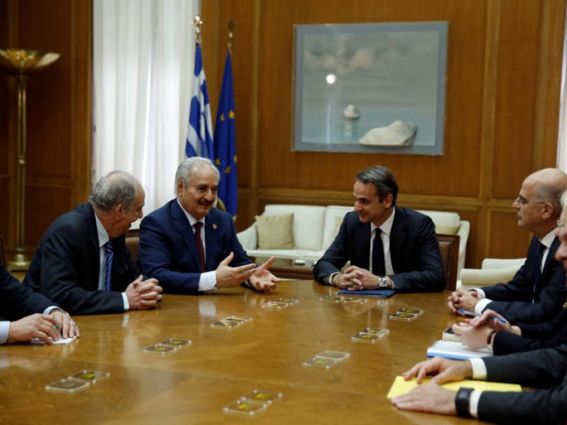 Ολοκληρώθηκε η συνάντηση Μητσοτάκη - Χάφταρ