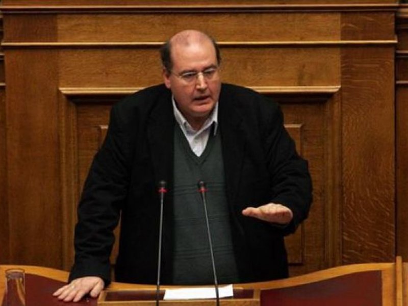 Ν. Φίλης: «Η ζωή δεν θέλει κόπο, θέλει κόλπο» - Το μήνυμα της κυρίας Κεραμέως στη νέα γενιά
