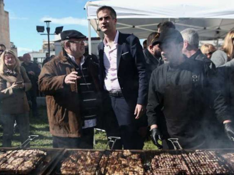 Τσικνοπέμπτη στη Βαρβάκειο παρόντος Μπακογιάννη