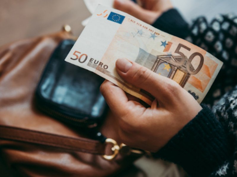 Δέκα αντικείμενα που βοηθούν στην εξάπλωση του ιού. Tι πρέπει να προσέχουμε