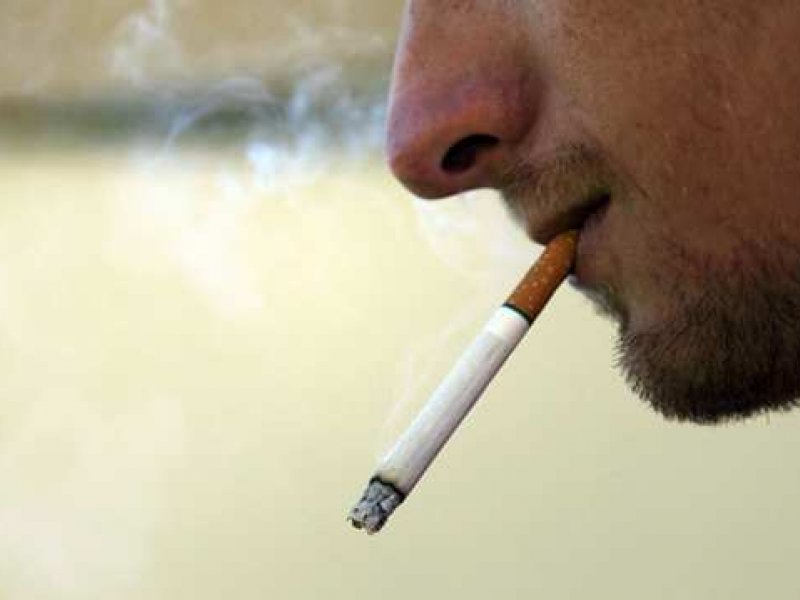Και από το τσιγάρο μεταδίδεται ο κορονοϊός, προειδοποιεί ο πνευμονολόγος Π. Μπεχράκης