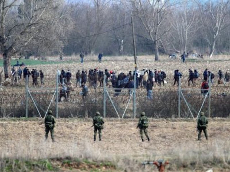 Έβρος: Συρροή μεταναστών στην τουρκική πλευρά
