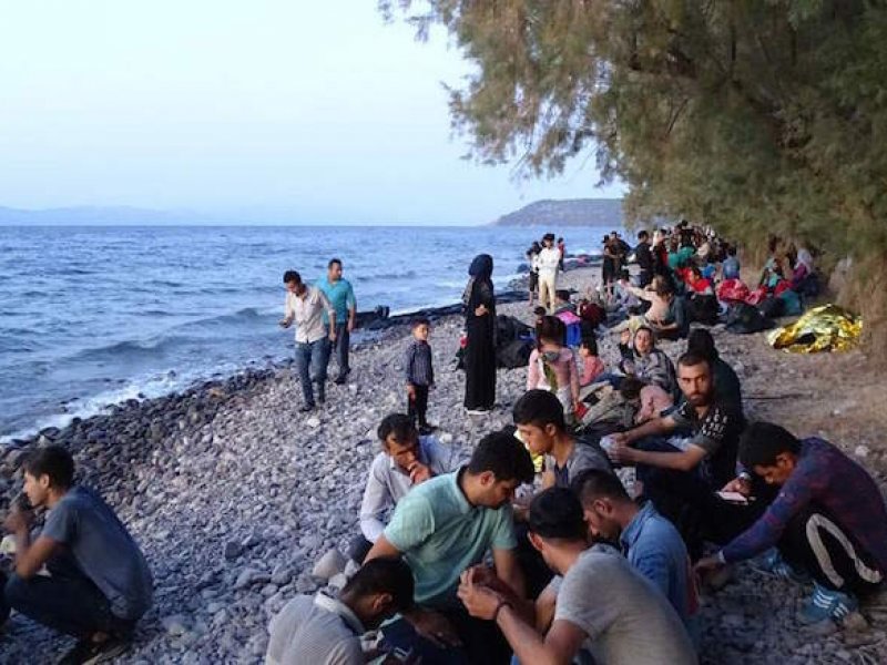 Αρματαγωγό στη Λέσβο για την προσωρινή διαμονή οικογενειών