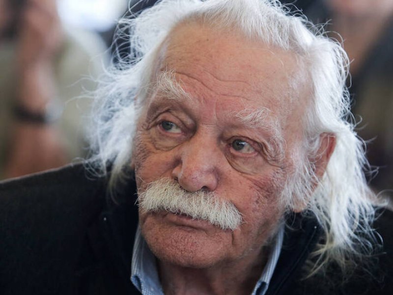Μανώλης Γλέζος: Ο Αρχιεπίσκοπος Ιερώνυμος την εξόδιο ακολουθία