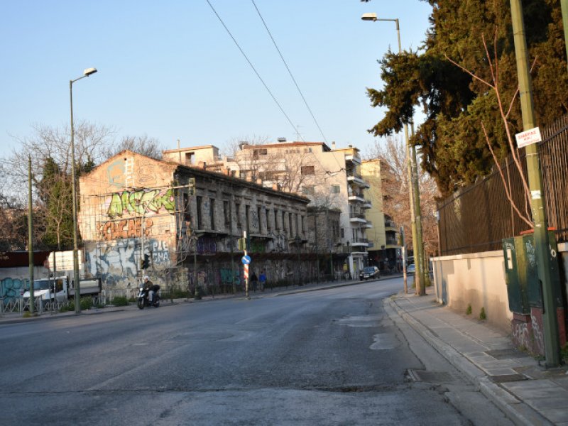 Lockdown: Τι θα ισχύει με τους κωδικούς «6» και «4» και οι σκέψεις για τα σχολεία