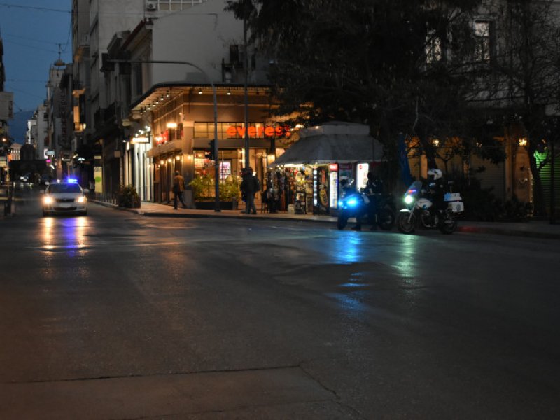 Νέα μέτρα για την Αττική – Σε βαθύ κόκκινο κι άλλες περιοχές