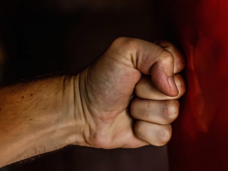Έξαρση ενδοοικογενειακής βίας την περίοδο της καραντίνας - Τι δείχνουν τα στοιχεία