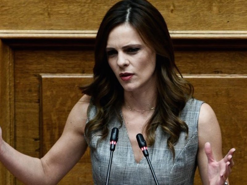 Αχτσιόγλου: Τα δύο ψεύδη Βρούτση για τις εκκρεμείς συντάξεις