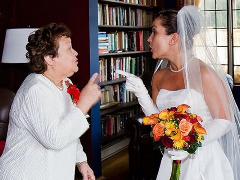 Πώς τα πας με τη μαμά του; Tips για ειρηνική συνύπαρξη με την... πεθερά
