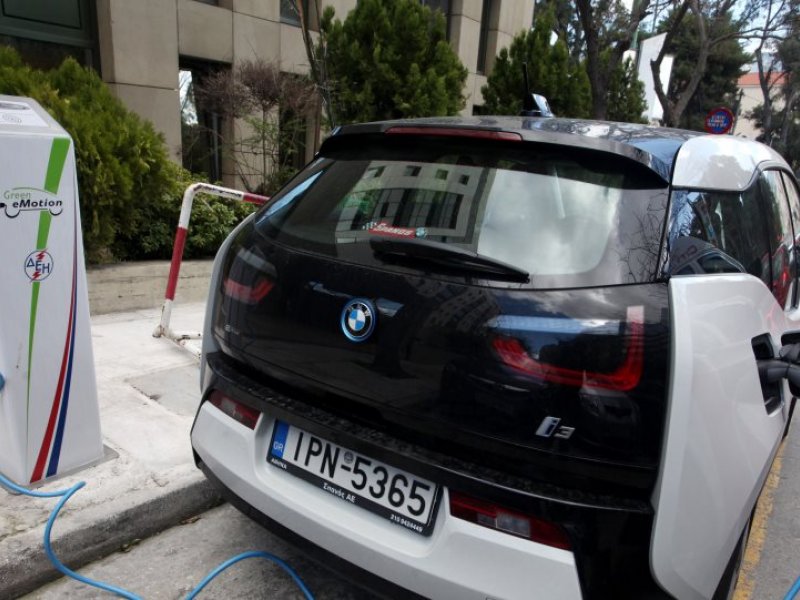 Ηλεκτροκίνηση: Τι αλλάζει στις οικοδομές μετά την υποχρέωση για φορτιστές οχημάτων