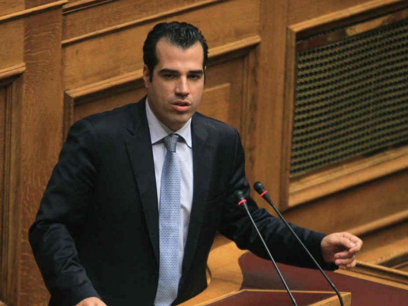 «Τυράκι» Πλεύρη στους ανεμβολίαστους άνω των 60 ετών: Εμβολιαστείτε και διαγράφονται τα πρόστιμα που δεχτήκατε!