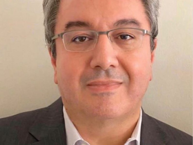Ηλίας Μόσιαλος: Η - πιθανή - θετική επίπτωση της μόλυνσης με Όμικρον