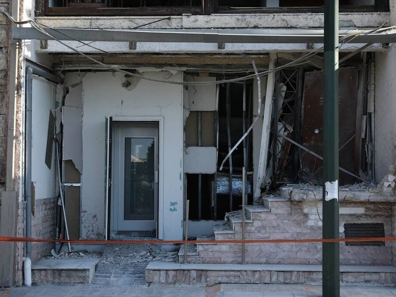 Έκρηξη  βόμβας σε ναυτιλιακή εταιρεία στον Πειραιά