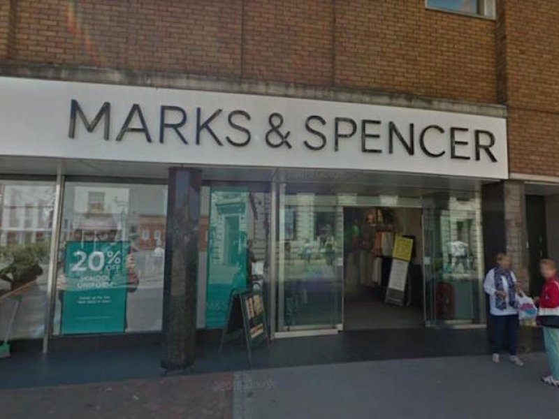 Τα Marks and Spencer καταργούν 7.000 θέσεις εργασίας