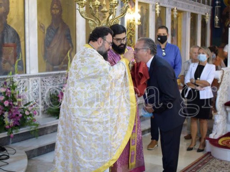 Πού είναι η μάσκα, κ. Κουμουτσάκο;