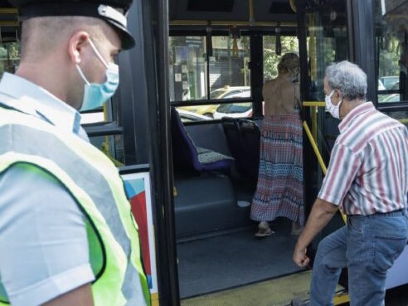 Συλλήψεις και πρόστιμα για μη χρήση μάσκας
