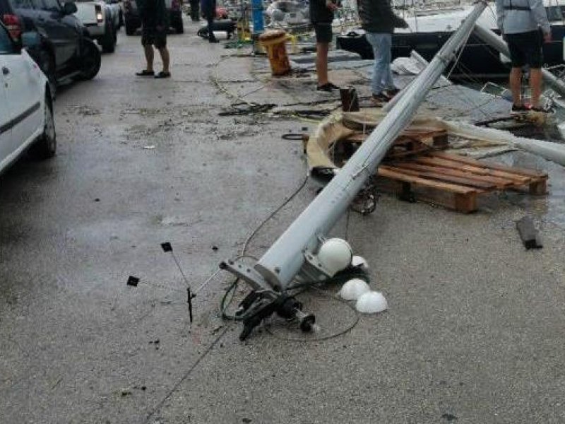ΔΕΔΔΗΕ: Συνεχίζονται οι εργασίες για την αποκατάσταση της ηλεκτροδότησης