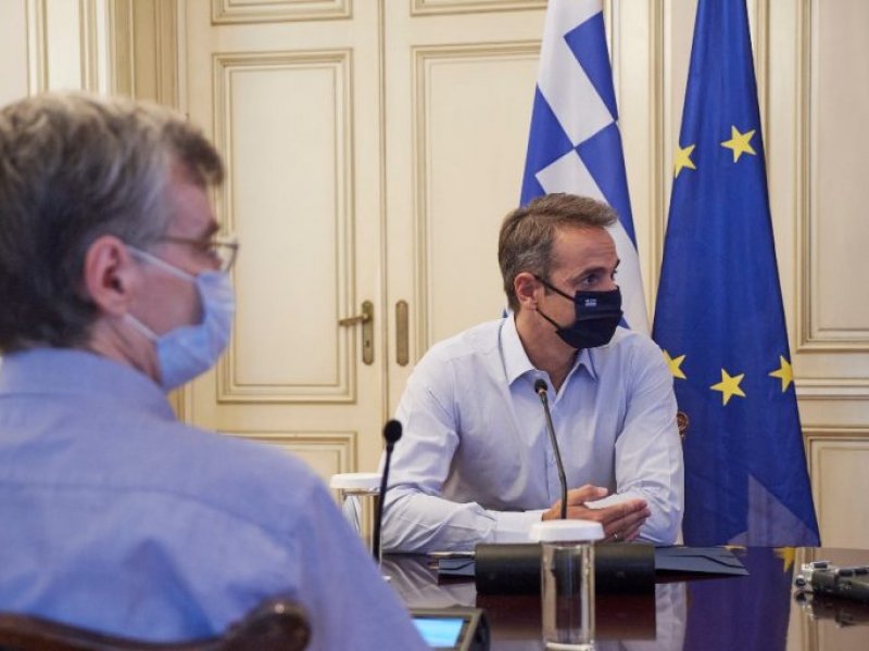 Συναγερμός από Μητσοτάκη και Τσιόδρα για τον κορωνοϊό στην Αττική