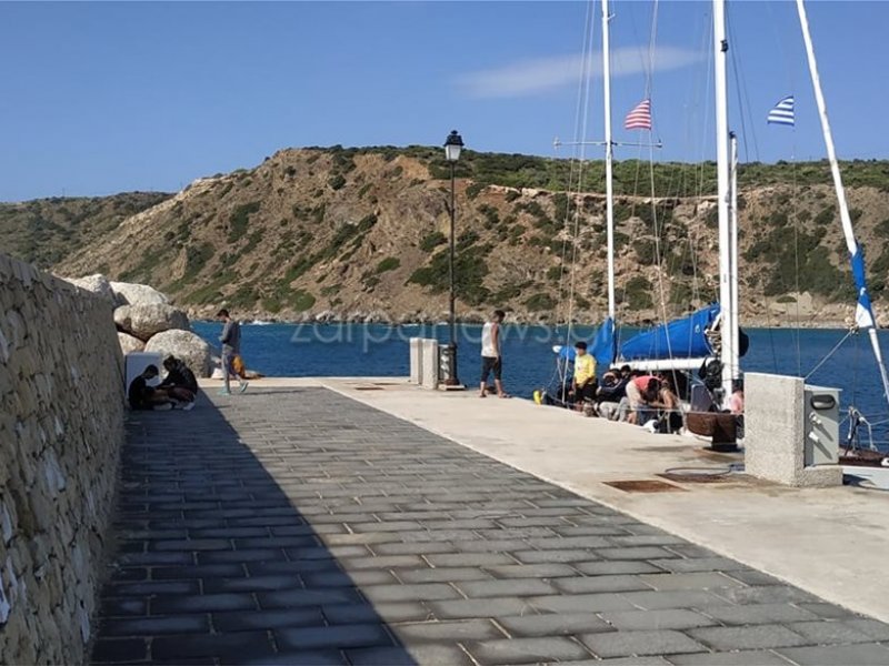 Ιστιοφόρο με 50 παράνομους μετανάστες έδεσε στη Γαύδο