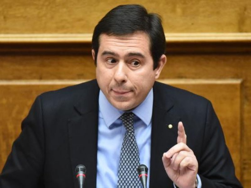 Μηταράκης: πιλοτική προσωρινή διαμονή σε αναγνωρισμένους πρόσφυγες
