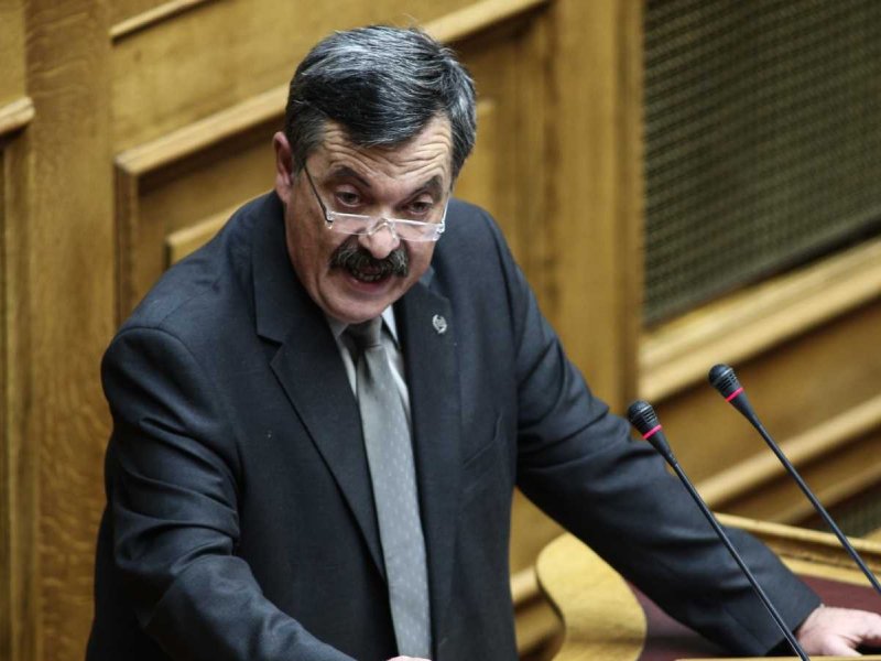 Δεν παραδίνεται ο Χρήστος Παππάς