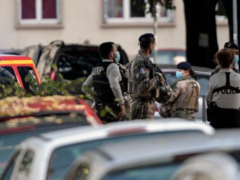 Tρόμος στη Γαλλία: Χαροπαλεύει ιερέας ελληνικής καταγωγής που πυροβολήθηκε στη Λιόν (video)