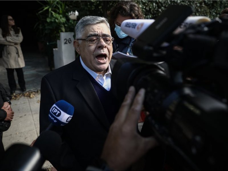Παραδίνονται οι καταδικασθέντες της Χρυσής Αυγής – Στη ΓΑΔΑ Κασιδιάρης, Γερμενής και Ηλιόπουλος – Τι λέει ο Μιχαλολιάκος