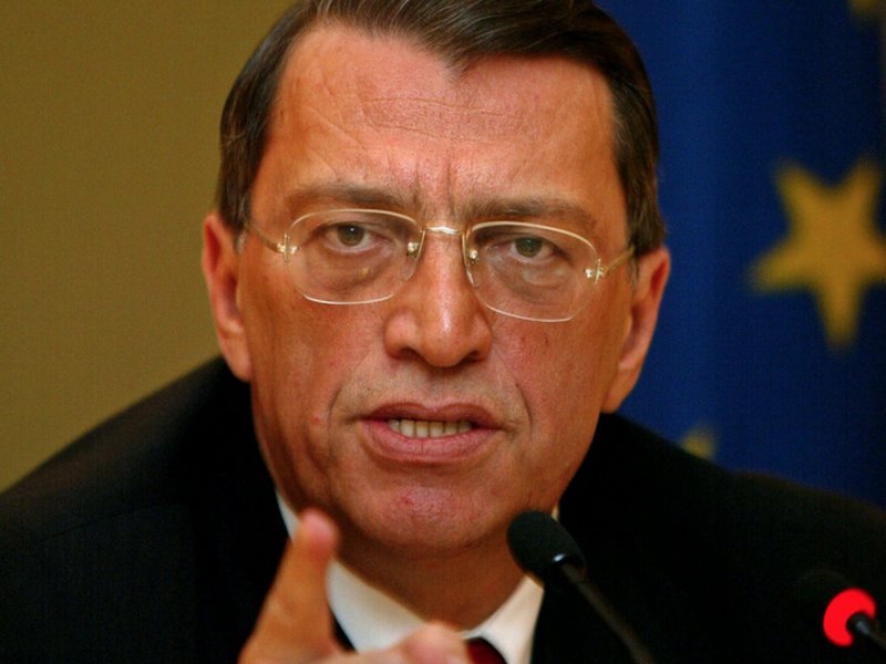 Πέθανε ο πρώην πρωθυπουργός της Τουρκίας Μεσούτ Γιλμάζ