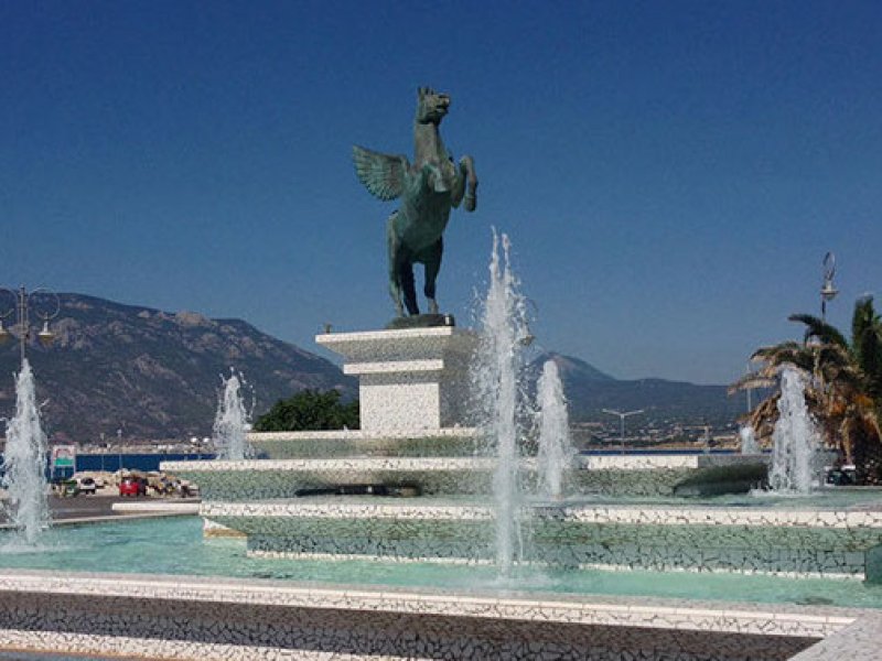 Κόρινθος: Σε καραντίνα η Μητρόπολη, η Εφορία και ο ΕΦΚΑ