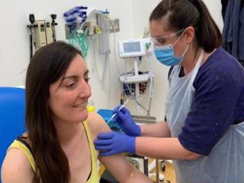 Hλίας Μόσιαλος για το εμβόλιο: Κάποιους ανθρώπους δεν πρέπει να τους ξεχάσουμε
