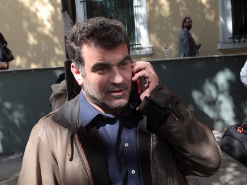 Βαξεβάνης: «Μερακλής ο Πέτσας. Ακολουθεί καλλίπυγες κυρίες που επιδεικνύουν μπούστο»
