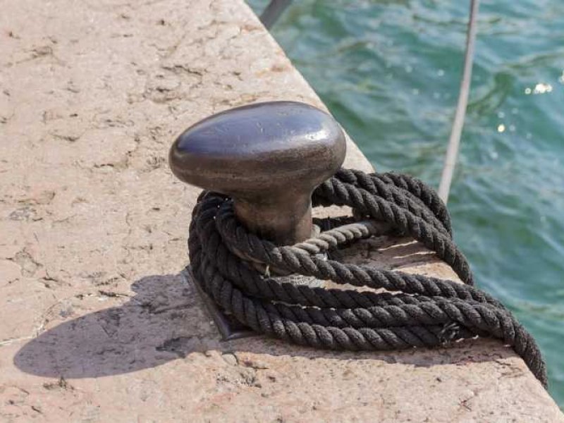 Σε ισχύ το απαγορευτικό απόπλου από τα λιμάνια του Πειραιά, της Ραφήνας και του Λαυρίου
