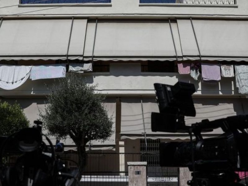 Δολοφονία 64χρονης: Μαρτυρίες σοκ για τον εν διαστάσει σύζυγό της- «Όπου την έβρισκε, τη σκότωνε στο ξύλο»
