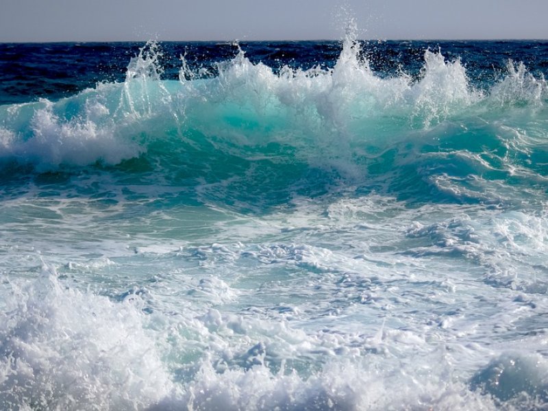 Ηράκλειο: 10χρονο παιδί στο έλεος των κυμάτων – Σε σοβαρή κατάσταση στο νοσοκομείο