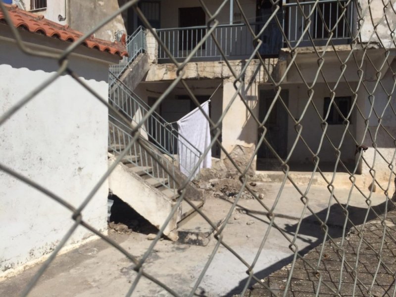 Κυπαρισσία: Νεκρή, γυμνή και σε εμβρυακή στάση τοποθετήθηκε στον τσιμεντένιο τάφο η 42χρονη