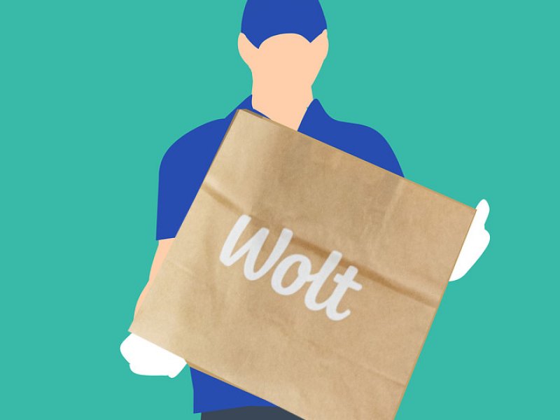 Η Wolt αναστέλλει τις διανομές σε Αθήνα και Θεσσαλονίκη λόγω κακοκαιρίας