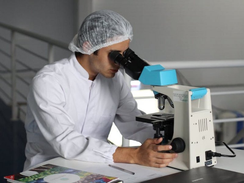 Αναμονή έως 36 ώρες για αποτέλεσμα PCR – Αρκεί το rapid για τους εμβολιασμένους