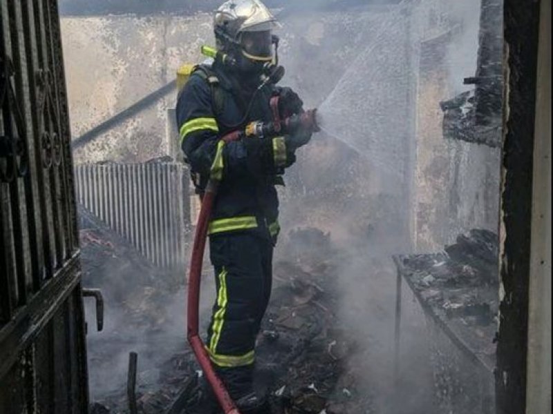 Προσοχή στα χριστουγεννιάτικα λαμπάκια, τις σόμπες και τα τζάκια - Οδηγίες από την Πυροσβεστική