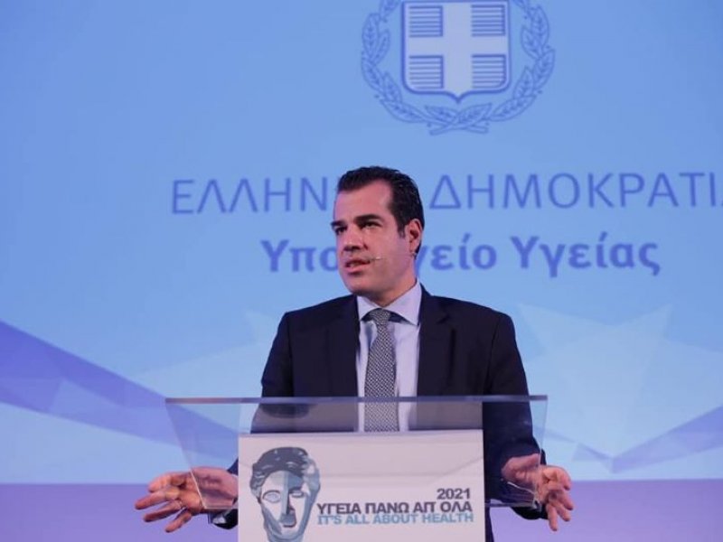 Θάνος Πλεύρης: Νέα χαλάρωση στους περιορισμούς για τους εμβολιασμένους