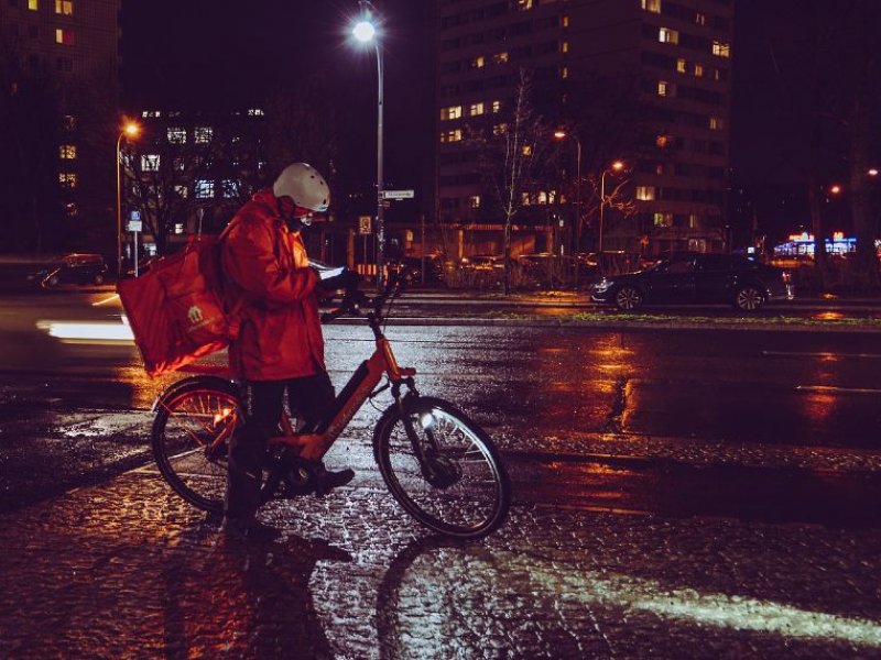 Κακοκαιρία «Ελπίς»: ΣΤΟΠ στα delivery και τα courier σήμερα σε Αθήνα και Κρήτη από τον Γιάννη Οικονόμου