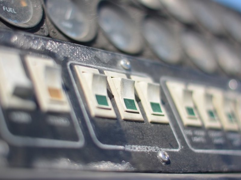Αποζημιώσεις έως 600 ευρώ για βλάβες σε συσκευές λόγω διακοπών ρεύματος - Πώς υποβάλλεται η αίτηση στον ΔΕΔΔΗΕ