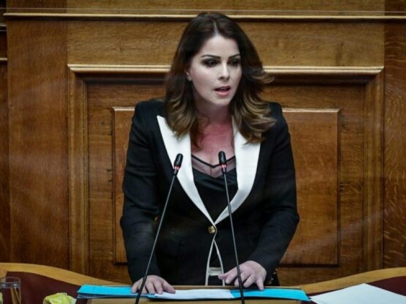Κακοκαιρία «Ελπίς»: Βουλευτίνα της ΝΔ ζητά να κοπούν πρόστιμα στους οδηγούς που εγκλωβίστηκαν στην Αττική Οδό! (Ηχητικό)