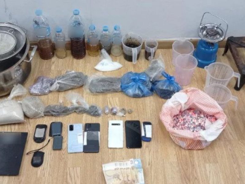 Τρεις Αφγανοί είχαν στήσει ολόκλητο εργαστήριο παρασκευής ναρκωτικών στην Κυψέλη! (Βίντεο και εικόνες)