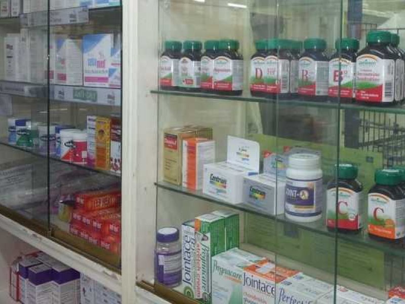 Θεσσαλονίκη: Χειροπέδες σε φαρμακοποιό για παράτυπα συνταγογραφημένα σκευάσματα