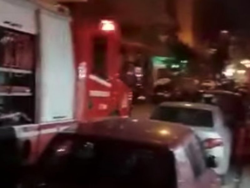 Ομηρία στον Άγιο Παντελεήμονα – Το live βίντεο του ξυλοδαρμού που δεν δίστασε να κάνει ο σύντροφός της